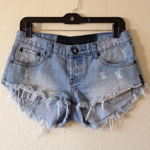 ❌SOLD❌OneTeaspoon Bonitas Cutoffs