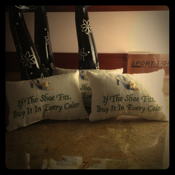 ***SOLD*** 8x5 Mini Decorative Pillows.