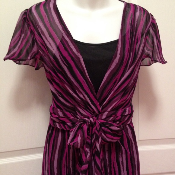 New Purple flattering tunic top. 2 piece