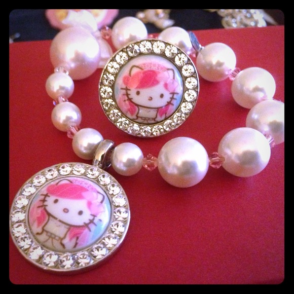 Tarina Tarantino Hello Kitty Bundle