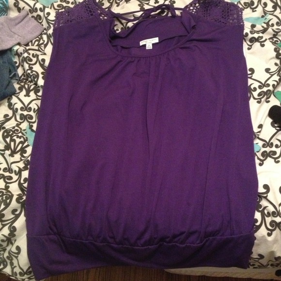 Liz Lange Maternity shirt