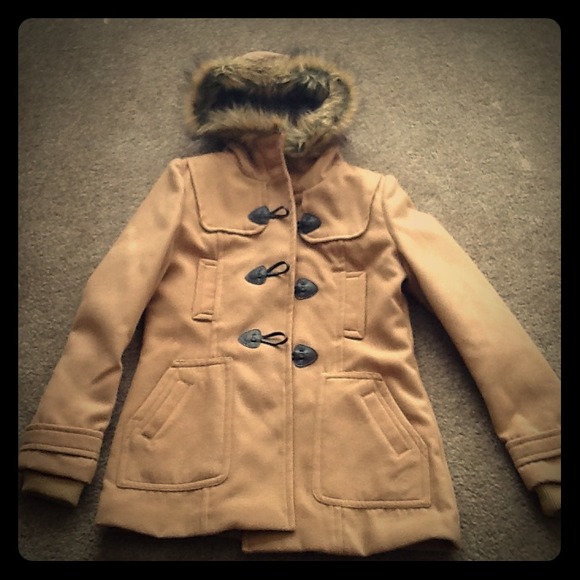 💢SOLD💢 Tan toggle coat