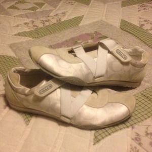 White Coach Velcro pull straps shoes!