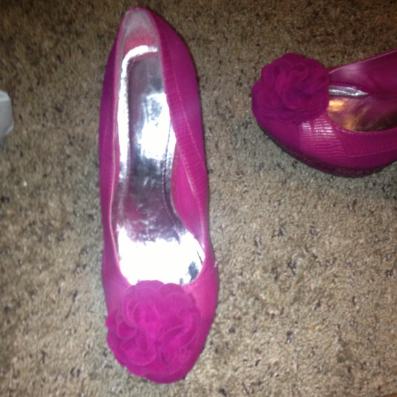 heels - Picture 2 of 3