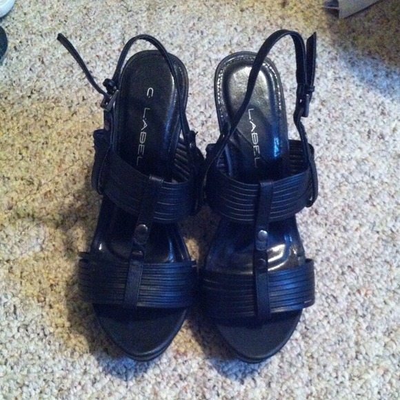 Size 8 black wedges
