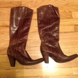 **SOLD in a BUNDLE** Steve Madden brown boots