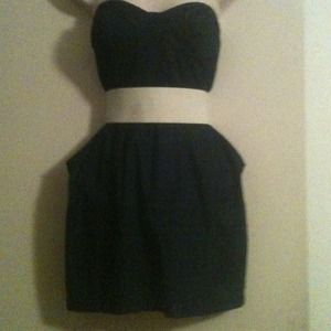 Denim tube top dress with pockets