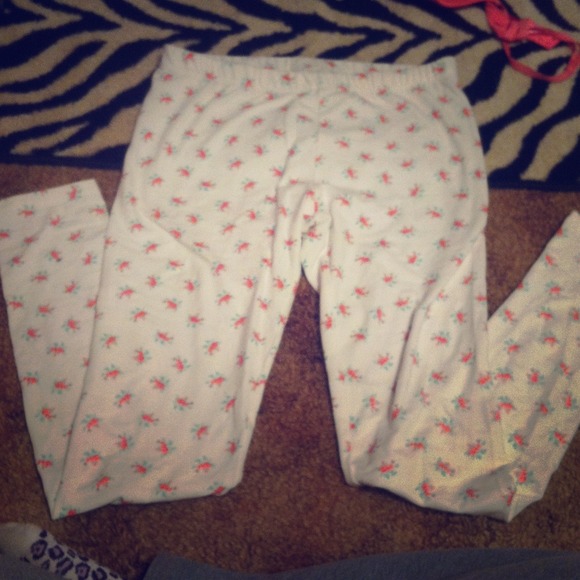 NWOT Floral print leggings.