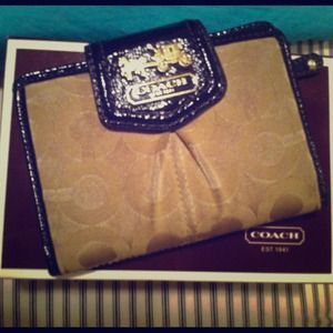 AUTHENTIC Coach Madison Opt-Art Wallet