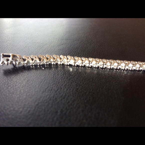 2CT Diamond Tennis Bracelet - Picture 3 of 4