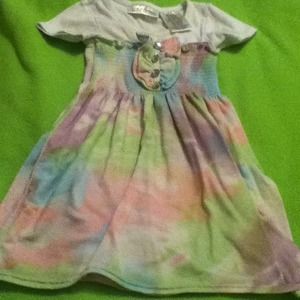 2t dress.  Multi color. ITEM II