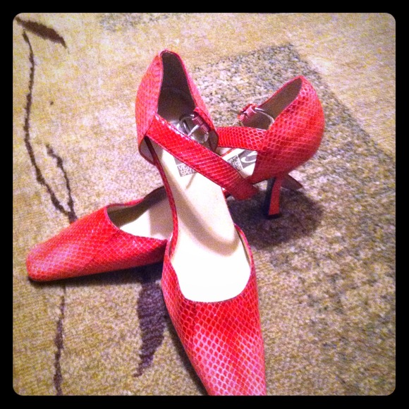 Pink foe snake skin 2 in heals