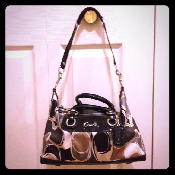 📍SOLD📍 Authentic Coach Handbag *Beautiful* - Picture 1 of 3