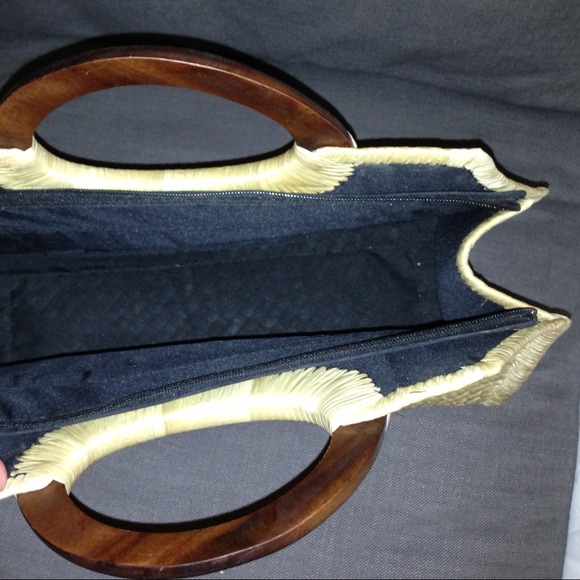 Handmade wooven "abaca" purse - Picture 4 of 4