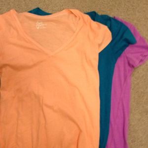 3 bright v-necks 🌸🌺🌴
