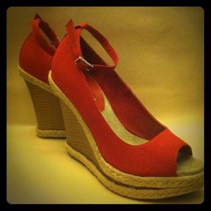 ❤SOLD❤2 @jleisify