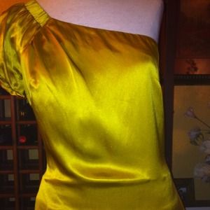 green one shoulder puff sleeve top size M