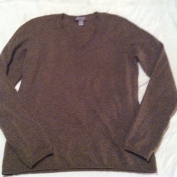 ❌Sold in bundle❌2 cashmere sweaters - Picture 2 of 4