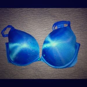 NWOT VICTORIA'S SECRET VERY SEXY PUSH UP.
