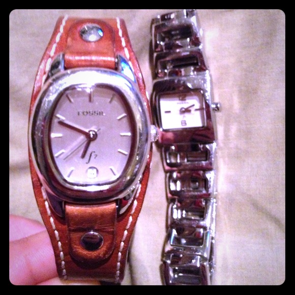 Two women's Fossil watches!