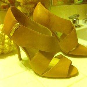 Nine West size 7 never worn !