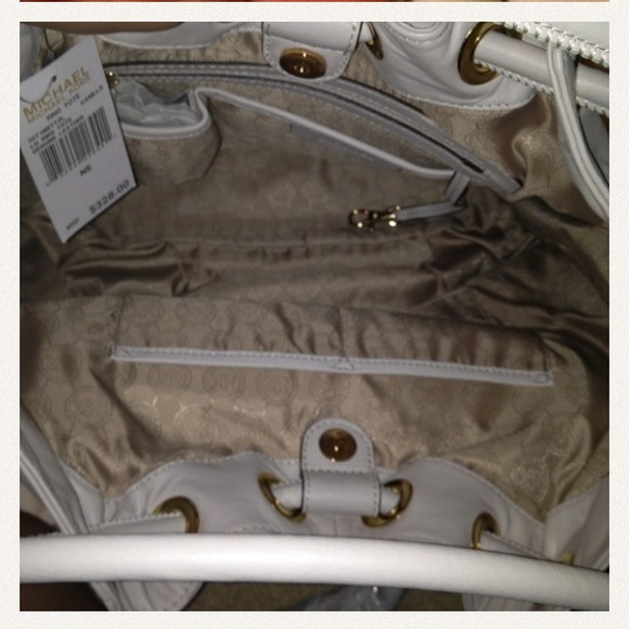 Michael Kors Vanilla Ring Tote - Picture 3 of 4