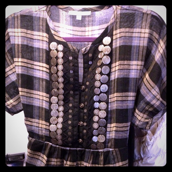 Top with metal detailing