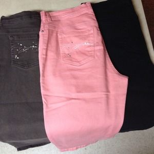 🚫SOLD🚫 LOT OF 3 Denim Capris