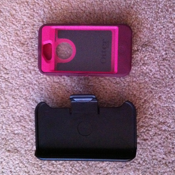 RESERVED Kdelle23- box for iPhone 4