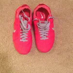 SOLD Women's Nike Free 5.0 size 5.5 red excellent