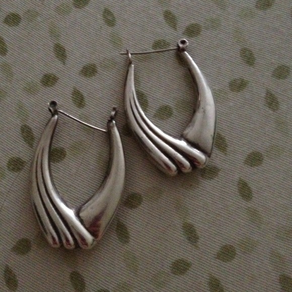 Sterling silver hoops - Picture 1 of 1