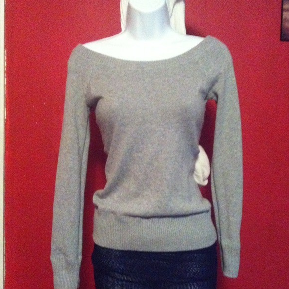 🚫Sold🚫🎀Cute sweater/shirt🎀