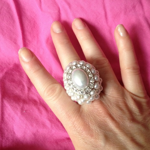 Pearl bubble ring
