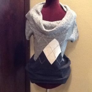 Body central sweater size small missing belt.