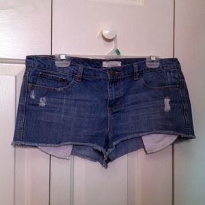 🚫🚫traded🚫🚫Distressed jean shorts
