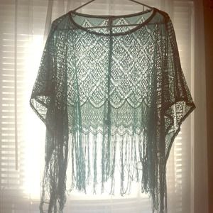 ❌SOLD❌Black & Poppy Fringe Crochet Top