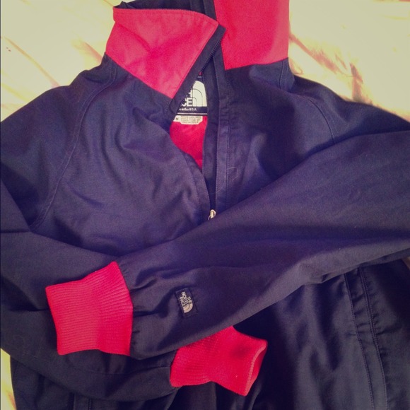 Waterproof Pullover NorthFace Hoodie!