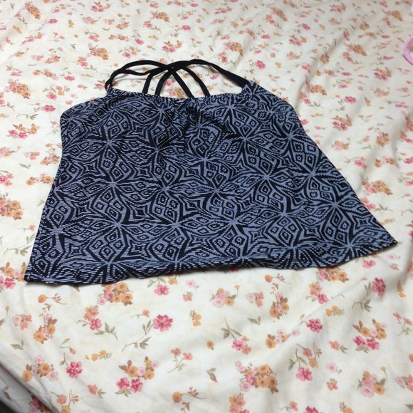 Two piece bathing suit. Wore the set only once.