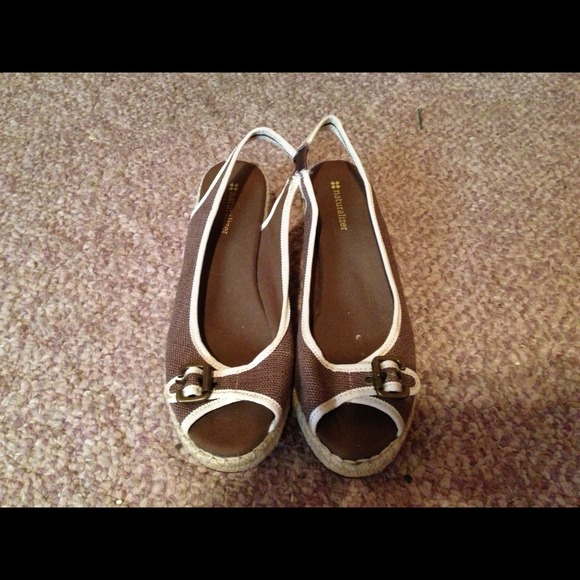 REDUCED BRAND NEW Naturalizer ❤ peep toe wedges 👡