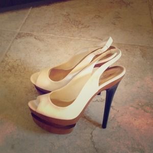 Jessica Simpson pump.. Never worn