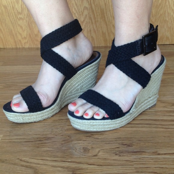 Black braided strap wedges