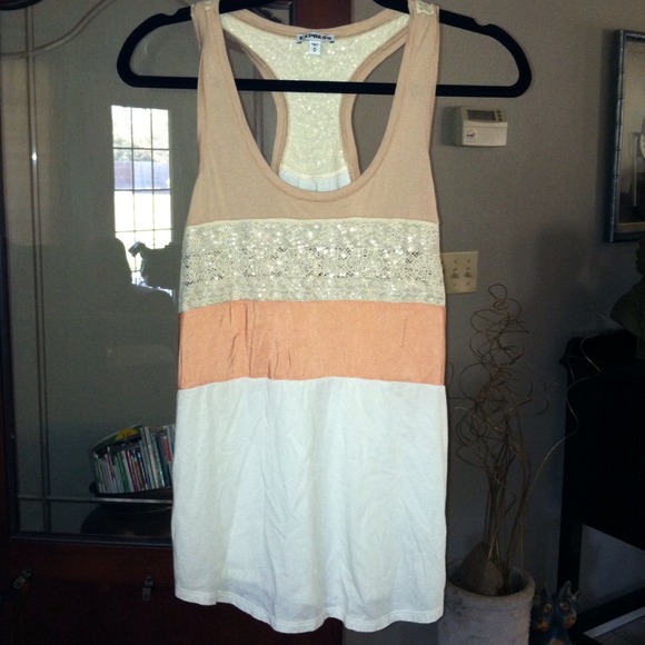 BUNDLE! White and peachy color shirt