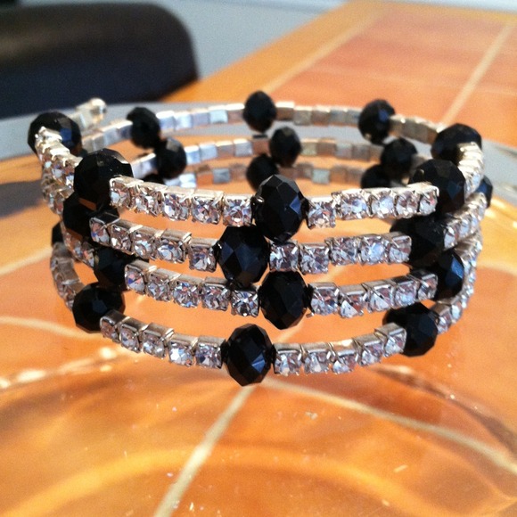 Wrap around bracelet. Costume jewelry.