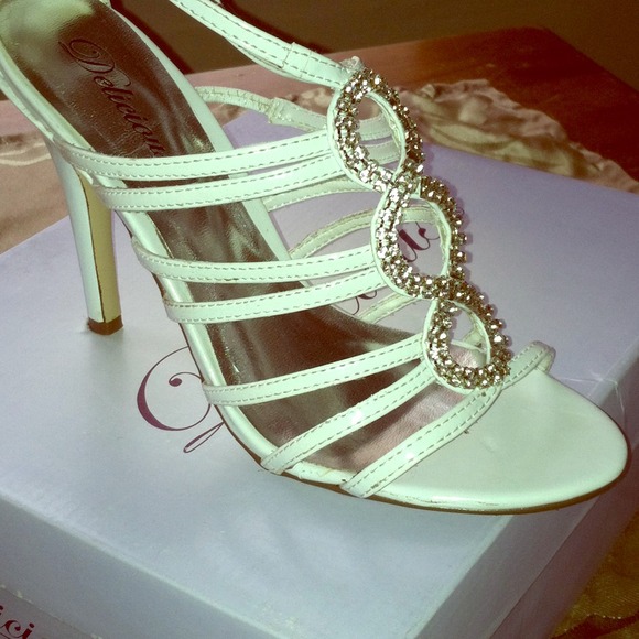 White heels with rhinestones slightly used ♥