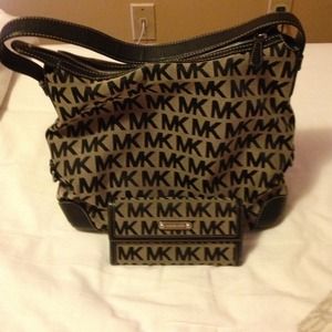 🌸RESERVED🌸Michael Kors handbag + wallet+ case