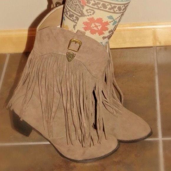 Fringe Boots in Taupe