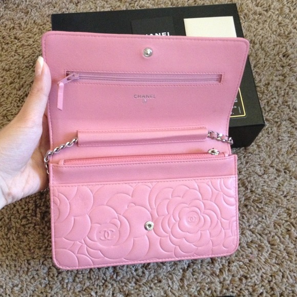 Sharing Authentic pink Chanel Camilla WOC - Picture 2 of 4