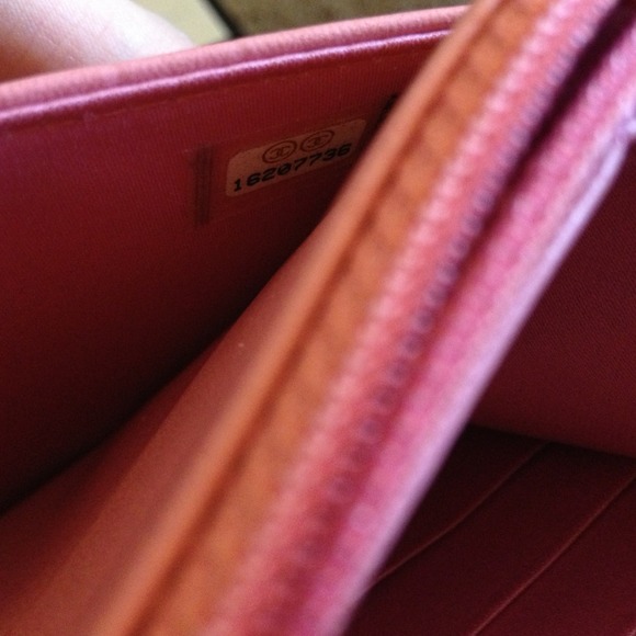 Sharing Authentic pink Chanel Camilla WOC - Picture 3 of 4