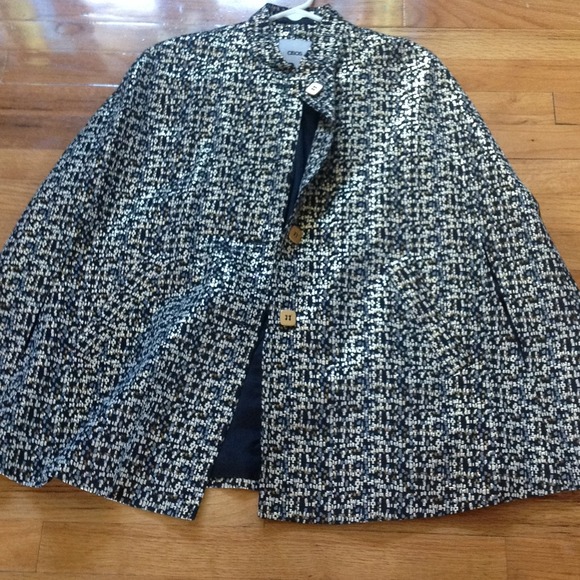 Jacquard Cape! NWOT!