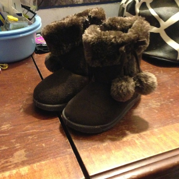 New Edition- Toddler boots size 5